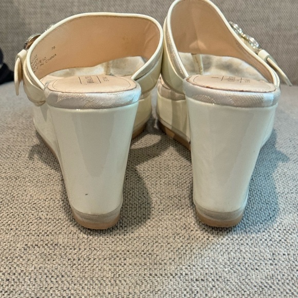 Coach White Patent Wedge Size 7 - Picture 4 of 10